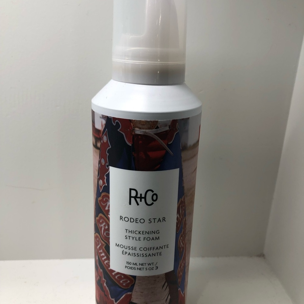 R+Co Rodeo Star Styling Foam with White and Red Design